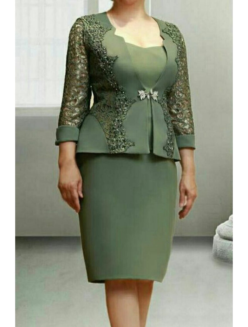 Two Piece Mother of the Bride Dress Wedding Guest Church Party Elegant Scoop Neck Knee Length Fabric Long Sleeve with Crystal Brooch