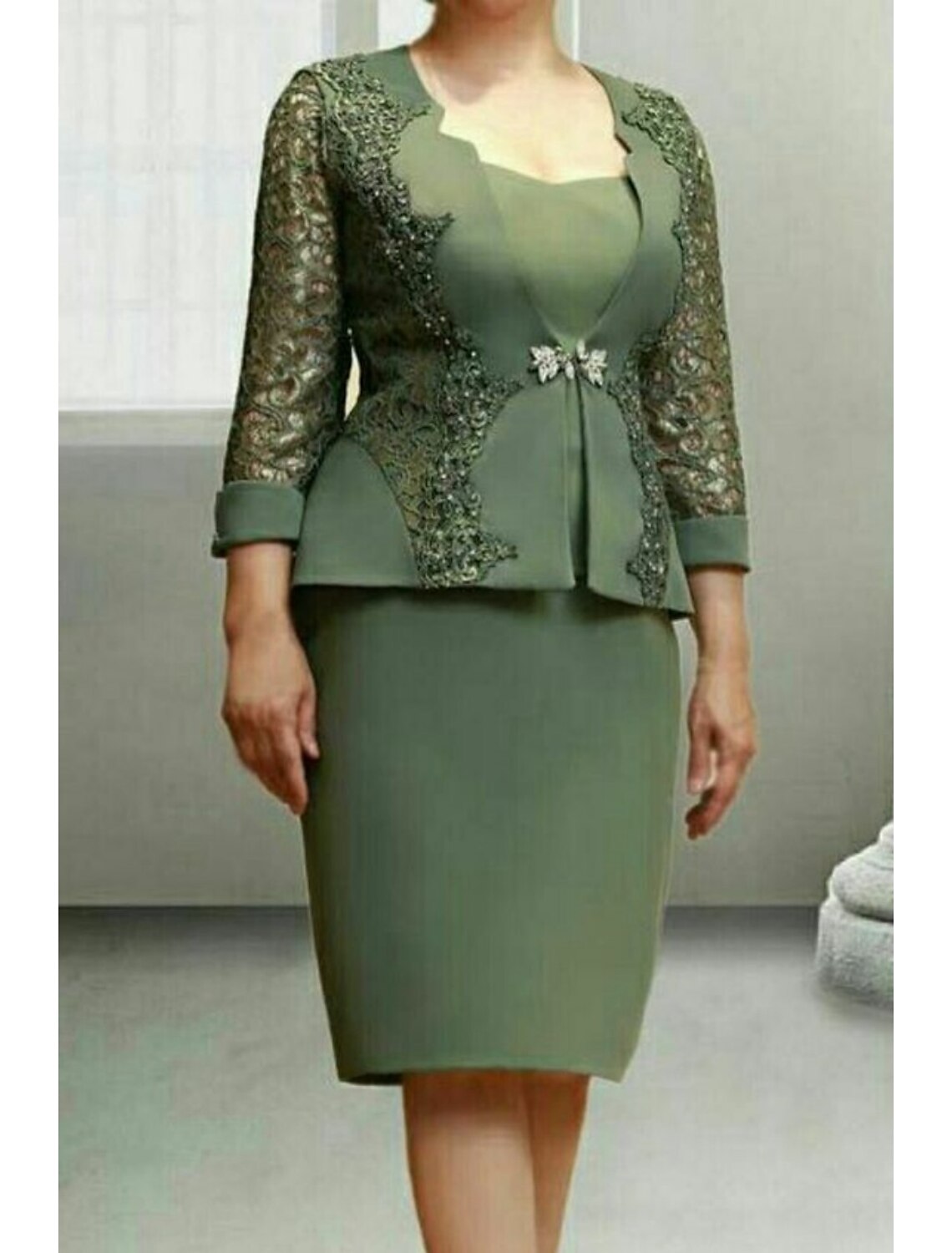 Two Piece Mother of the Bride Dress Wedding Guest Church Party Elegant Scoop Neck Knee Length Fabric Long Sleeve with Crystal Brooch