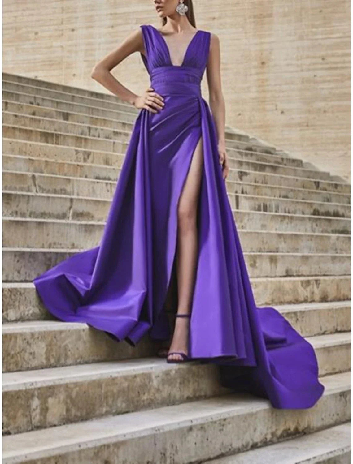 Celebrity Style Minimalist Elegant Engagement Prom Dress V Neck Sleeveless Court Train with Slit Overskirt