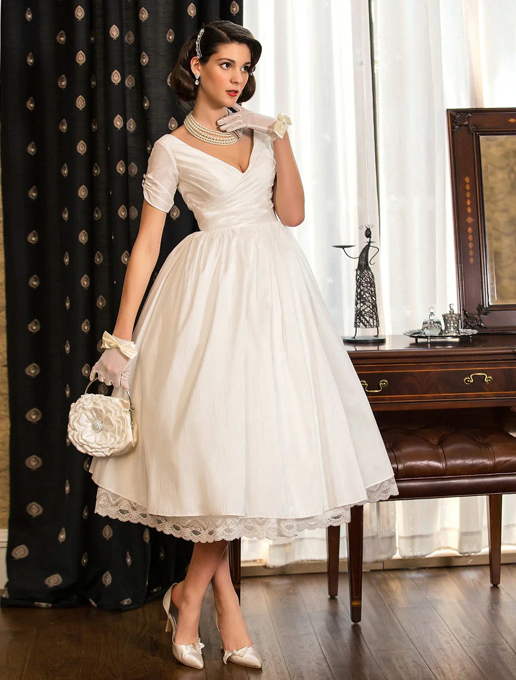 White Bridal Vintage Little Dresses Wedding Dresses A-Line Short Sleeve V Neck