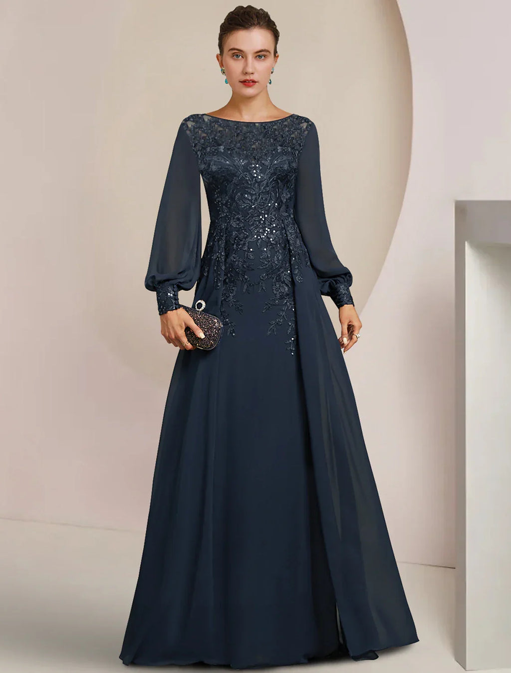 Sheath / Column Mother of the Bride Dress Formal Wedding Guest Elegant Scoop Neck Floor Length Long Sleeve with Appliques