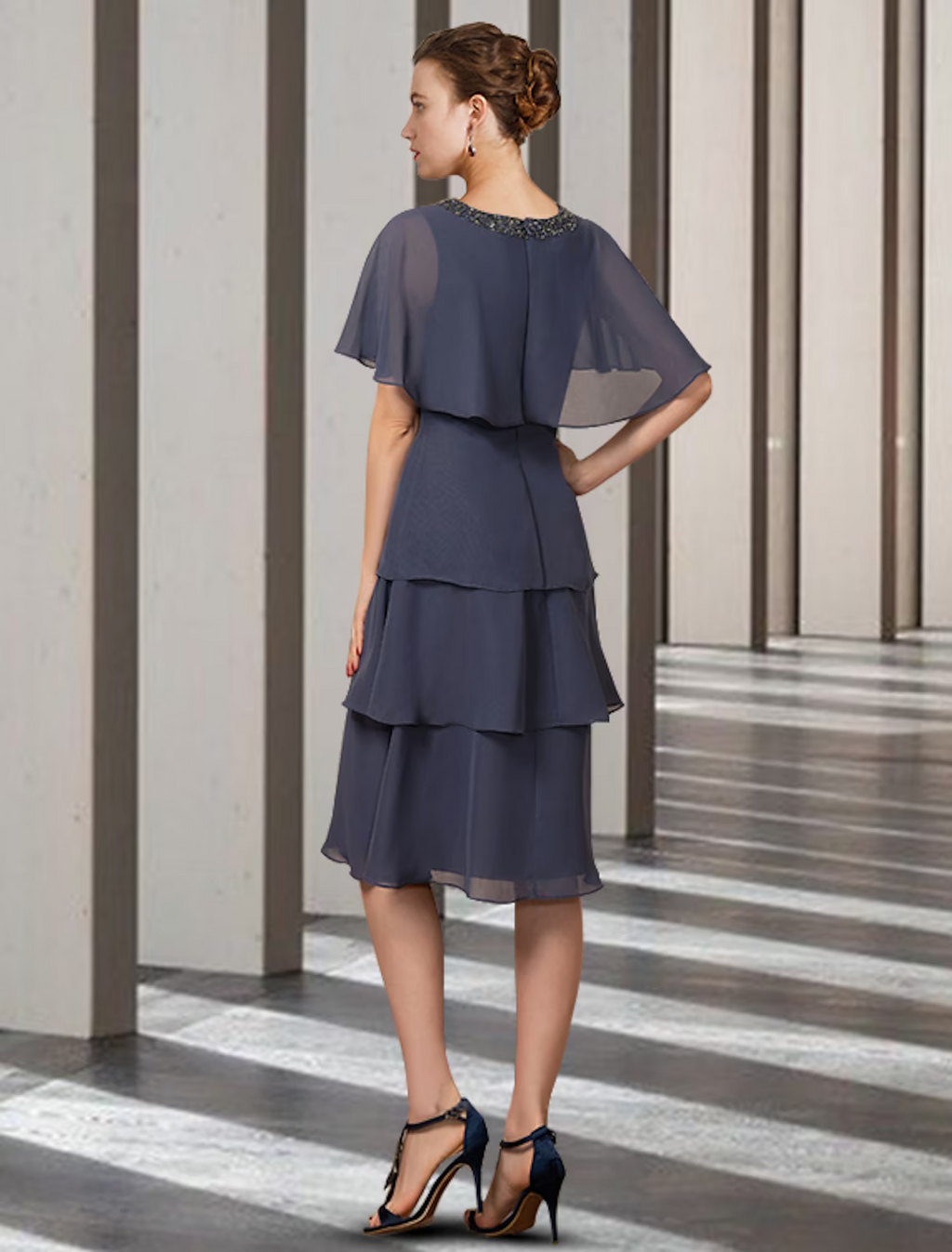 Mother of the Bride Dress Elegant Jewel Neck Knee Length Short Sleeve with Beading Ruffles