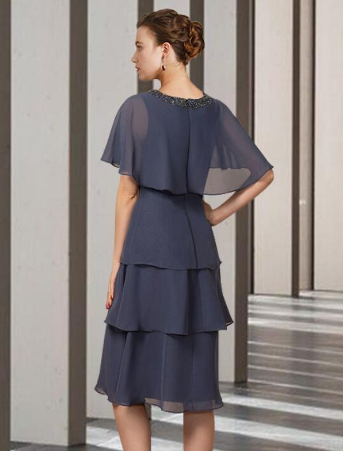 Mother of the Bride Dress Elegant Jewel Neck Knee Length Short Sleeve with Beading Ruffles