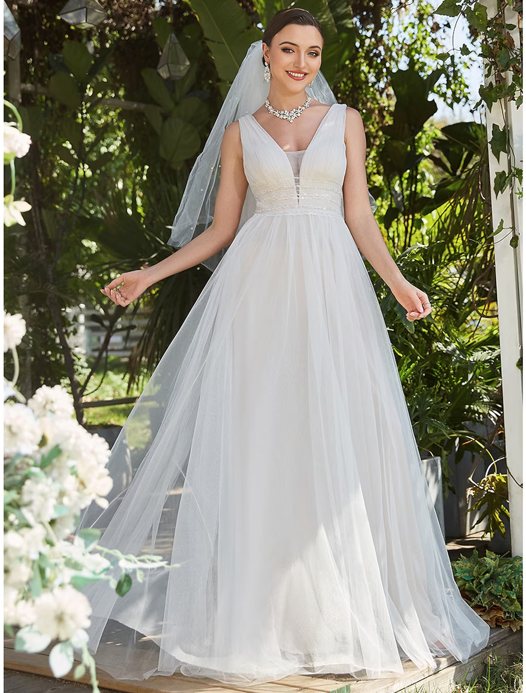 Beach Casual Wedding Dresses Floor Length A-Line Sleeveless V Neck With Embroidery
