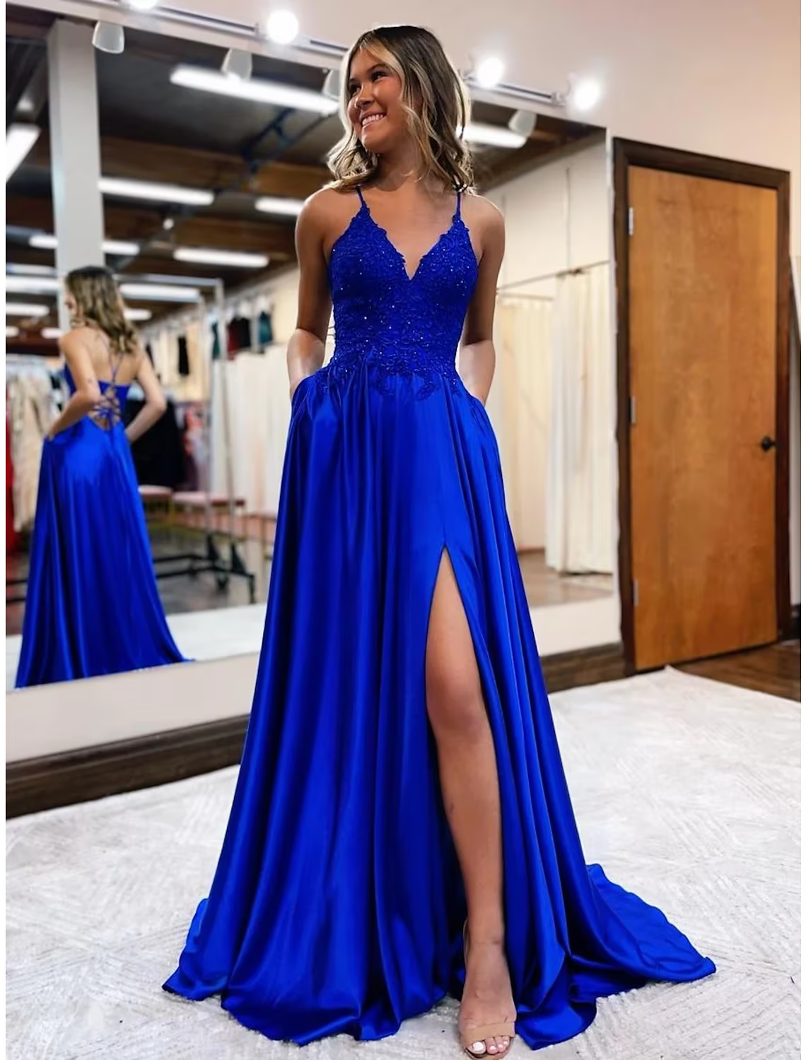 Formal Sleeveless V Neck Backless with Beading Appliques