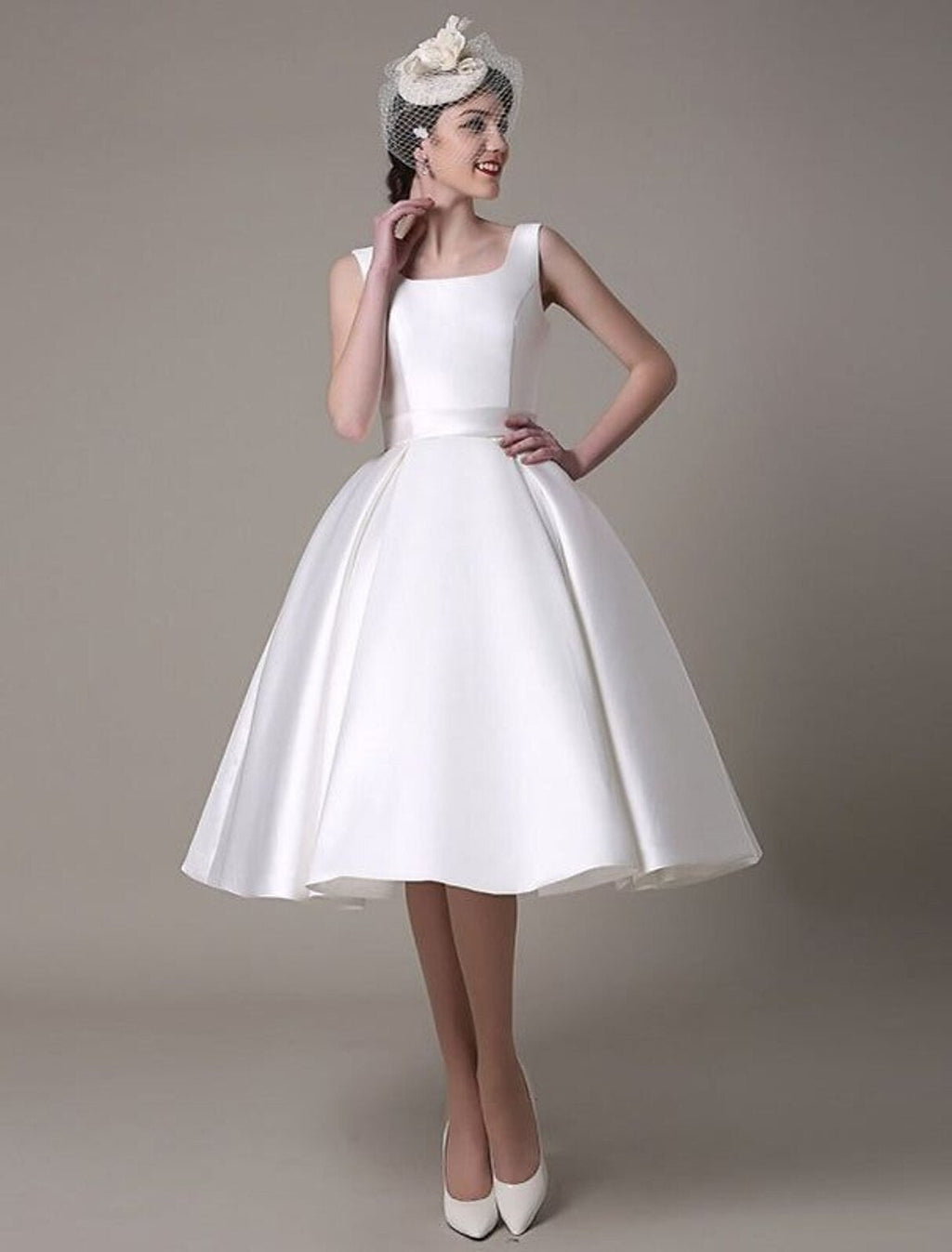 Cocktail Dresses Party Dress Graduation Wedding Guest Knee Length Sleeveless Square Neck with Pleats