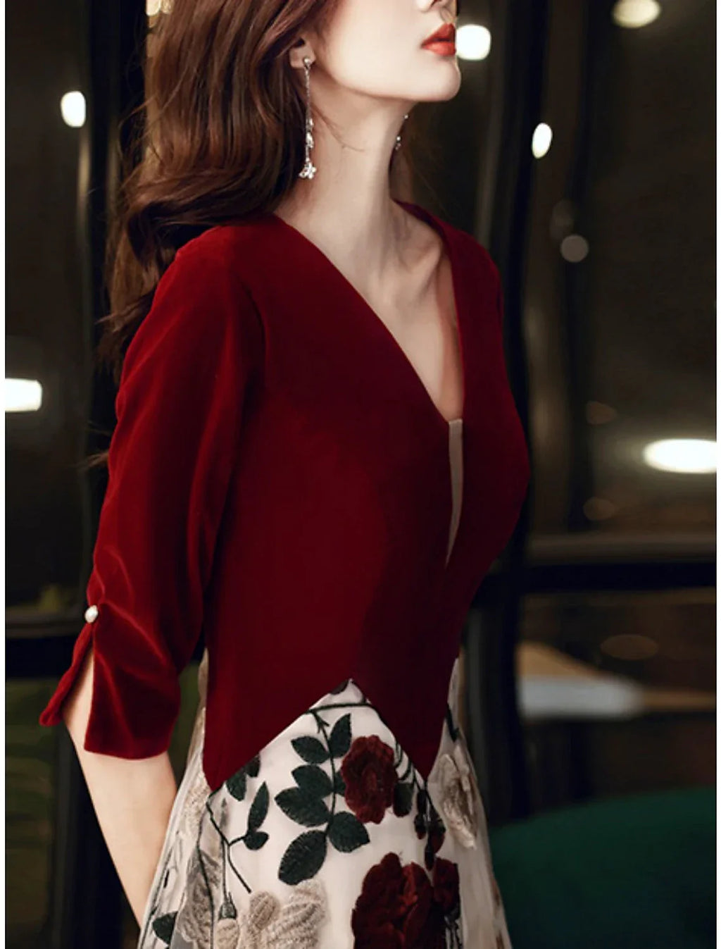 Sheath / Column Mother of the Bride Dress Vintage Elegant Petite V Neck Floor Length 3/4 Length Sleeve with Pleats Embroidery