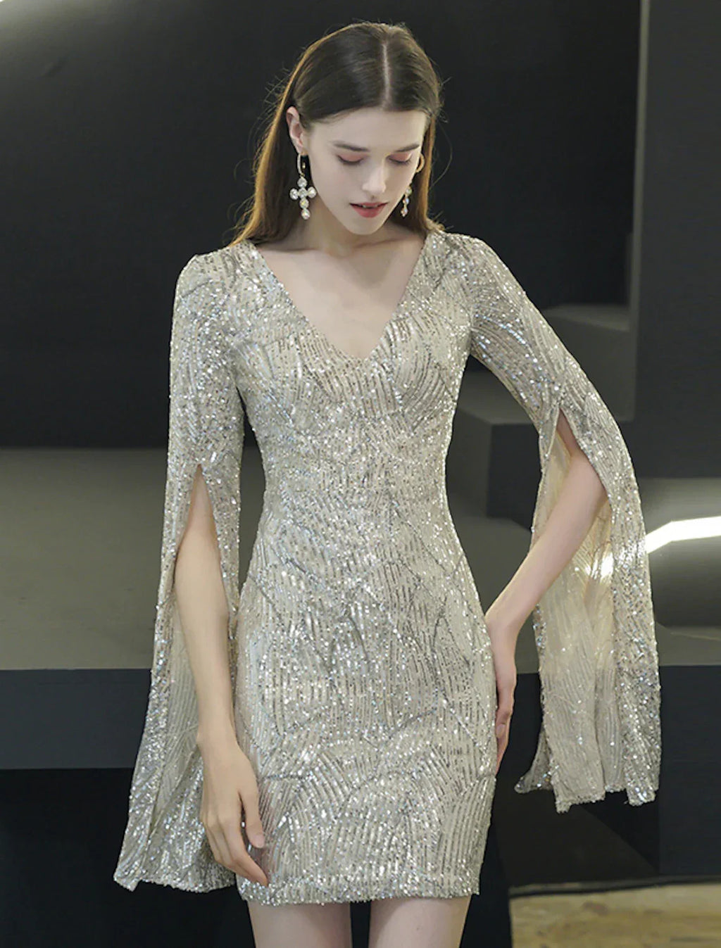 Sheath / Column Sparkle Elegant Homecoming Cocktail Party Dress V Neck Long Sleeve Short / Mini