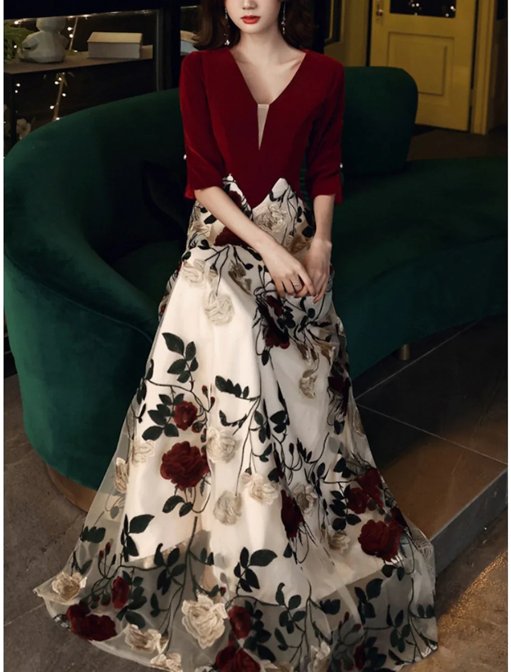 Sheath / Column Mother of the Bride Dress Vintage Elegant Petite V Neck Floor Length 3/4 Length Sleeve with Pleats Embroidery