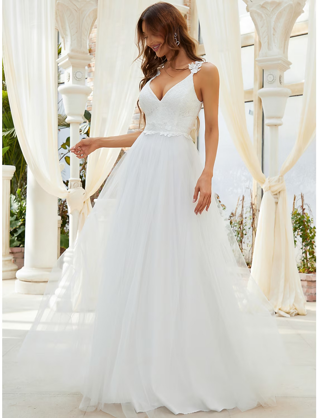 Beach Casual Wedding Dresses Floor Length A-Line Sleeveless V Wire V Neck With Crystals Appliques