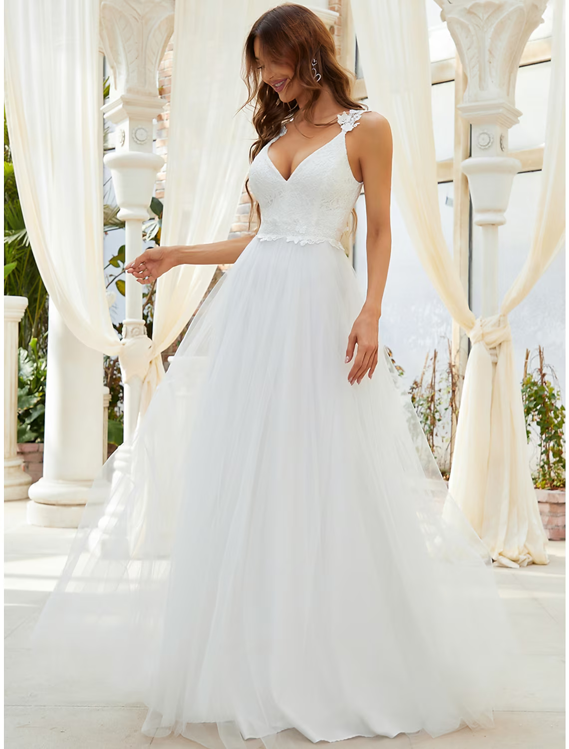 Beach Casual Wedding Dresses Floor Length A-Line Sleeveless V Wire V Neck With Crystals Appliques