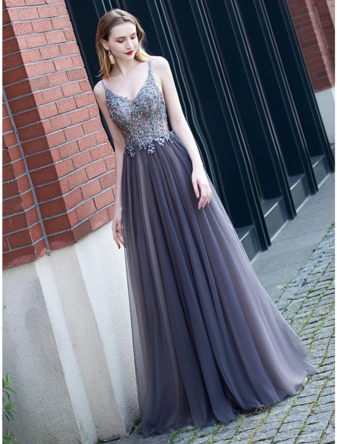 Minimalist Elegant Party Wear Prom Dress V Neck Sleeveless Floor Length with Pleats Appliques