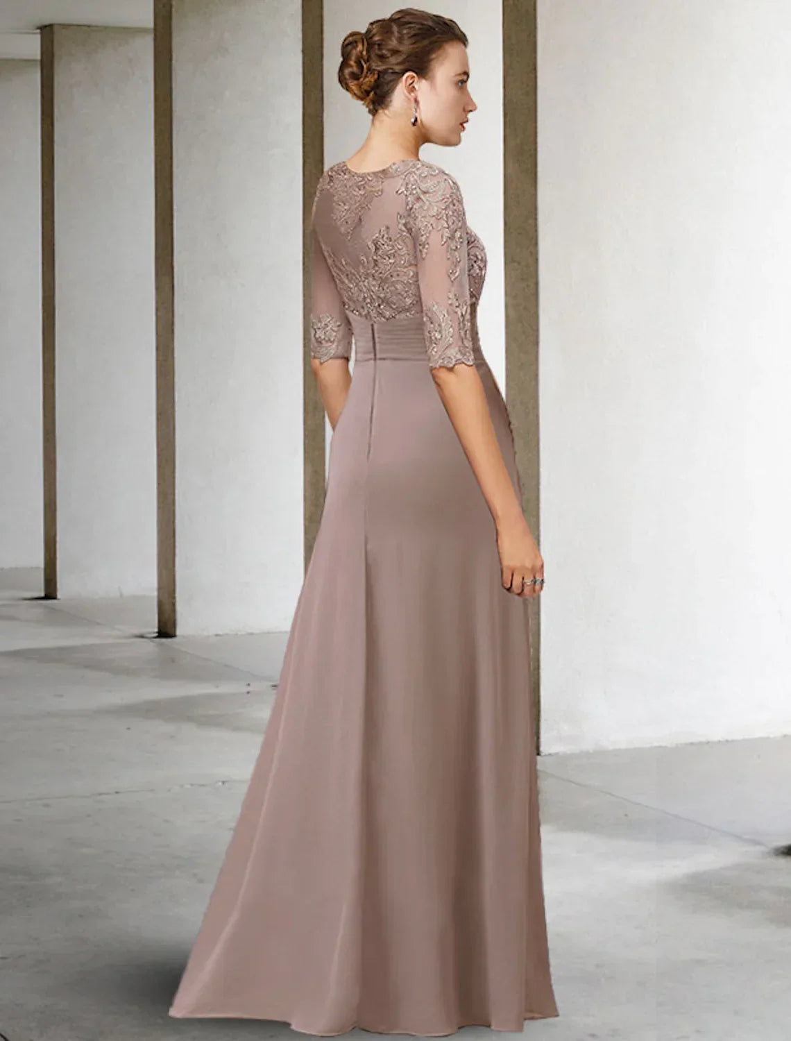 Mother of the Bride Dress Plus Size Elegant Floor Length Short Sleeve Appliques