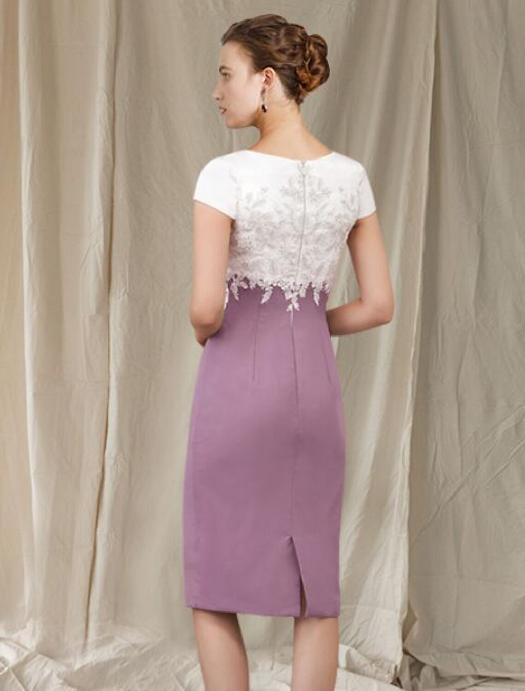 Mother of the Bride Dress Elegant Knee Length Short Sleeve with Appliques