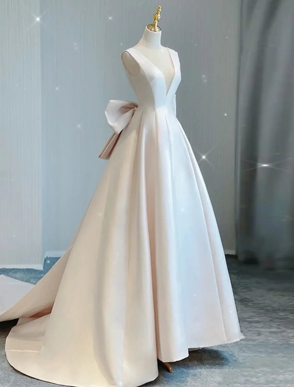 Casual Wedding Dresses Sleeveless V Neck With Bow(s) Pleats