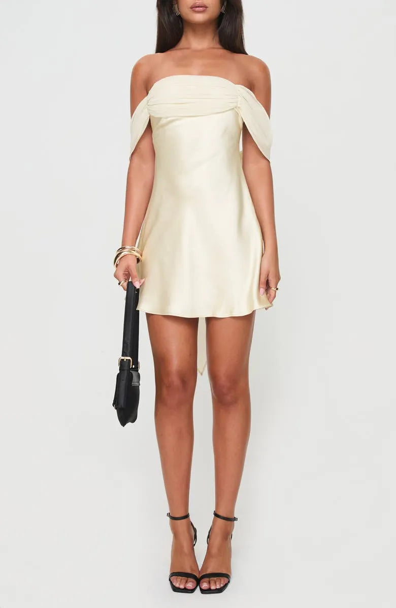 Champagne Off - Shoulder Homecoming Dress Elegant Ruched Neckline Mini Party Gown for School Celebrations