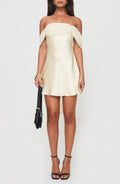 Champagne Off - Shoulder Homecoming Dress Elegant Ruched Neckline Mini Party Gown for School Celebrations