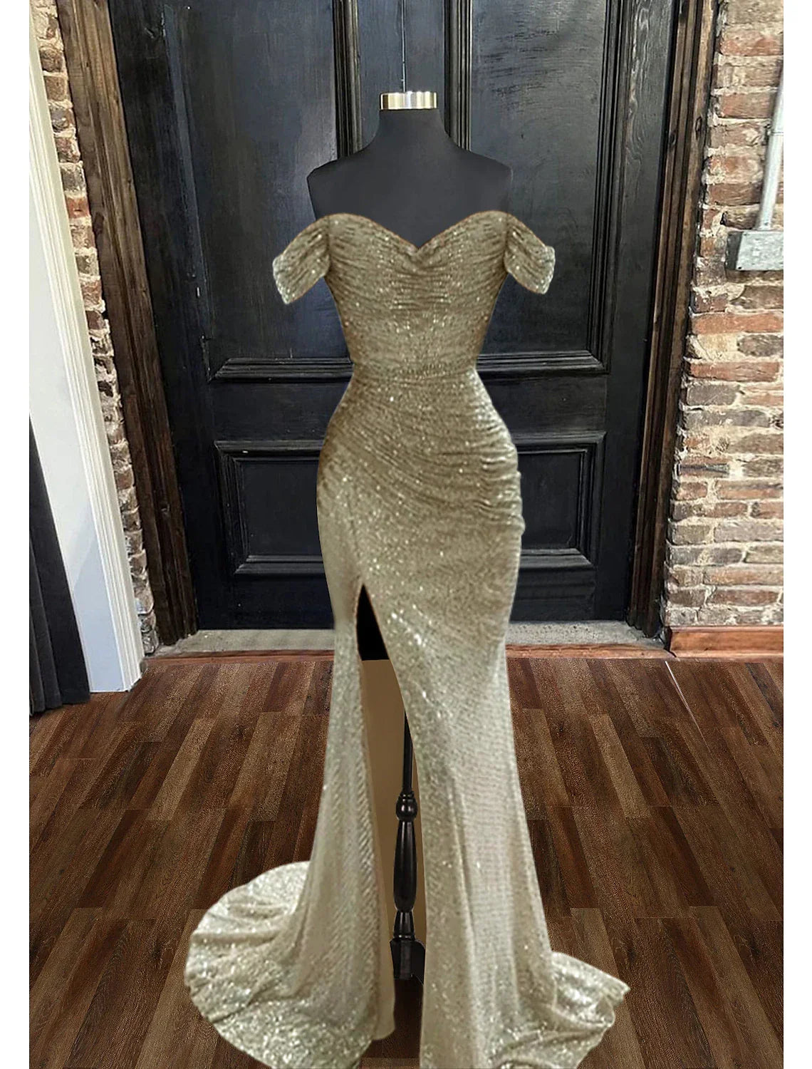 Mermaid / Trumpet Evening Gown Sparkle & Shine Dress Prom Floor Length Sleeveless Cowl Neck with Ruched
