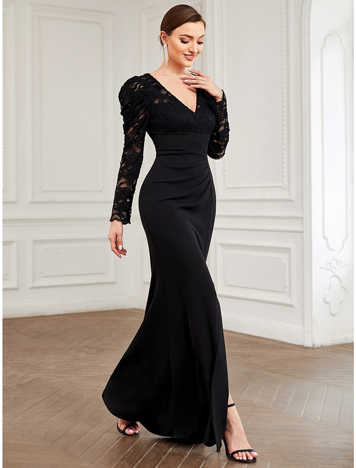 Vintage Red A-Line V-Neck Long-Sleeve Classic-Back Floor-Length Evening Dress