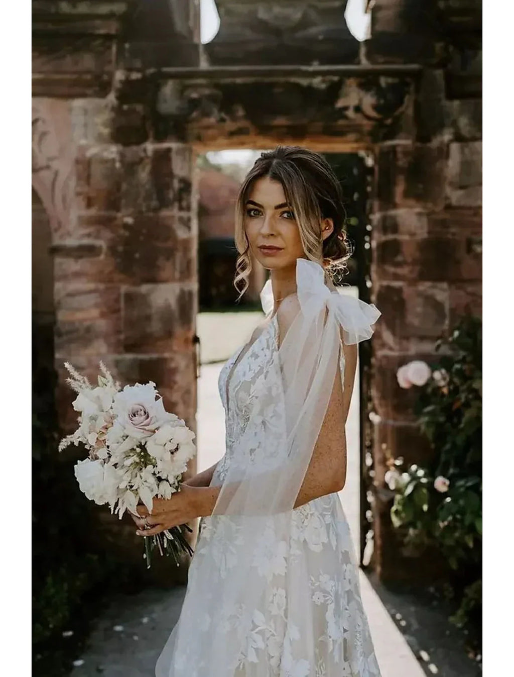 Beach Open Back Wedding Dresses Chapel Train A-Line Sleeveless V Neck With Bow(s) Appliques