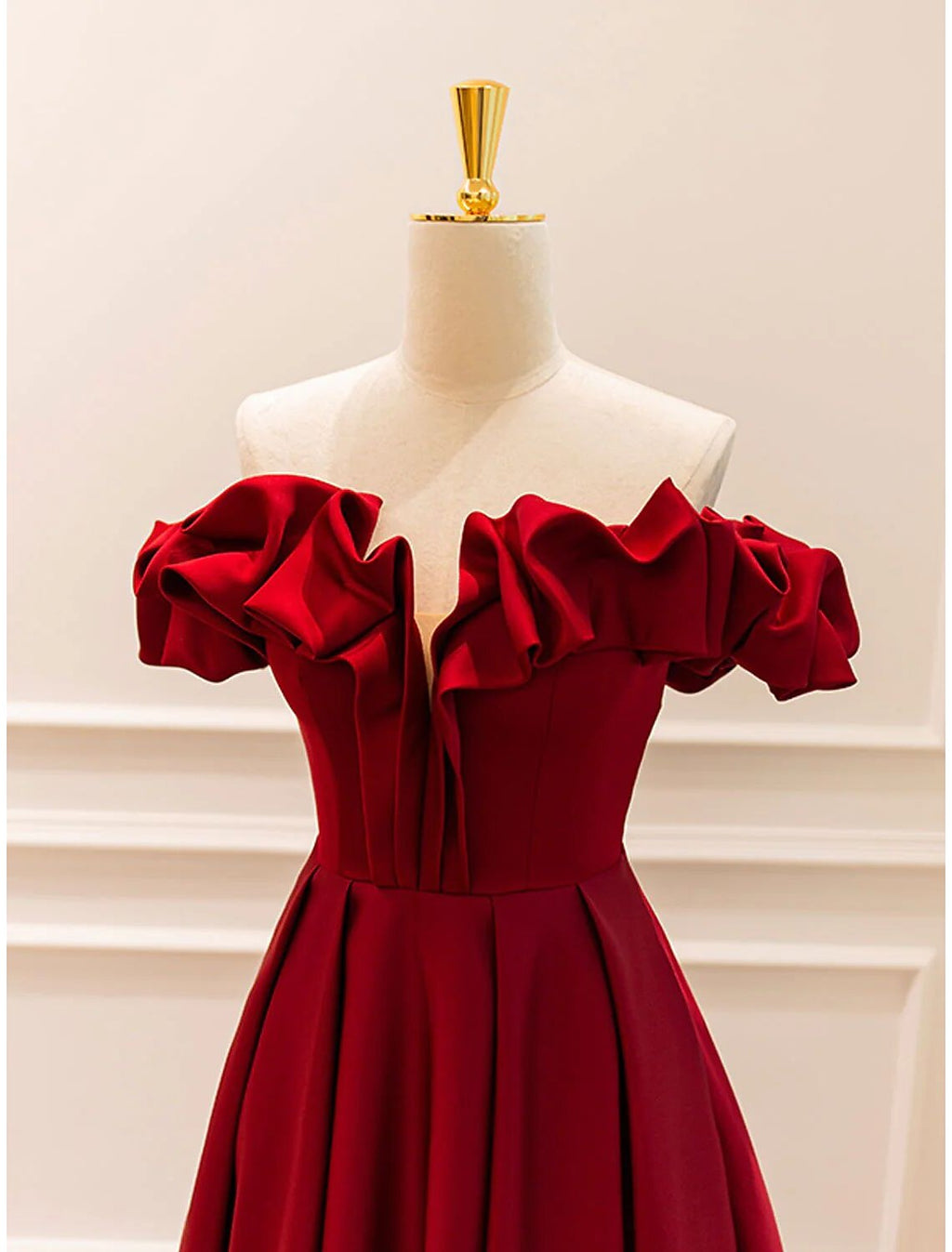 Ball Gown A-Line Evening Gown Empire Dress Prom Floor Length Sleeveless V Neck with Pleats Strappy
