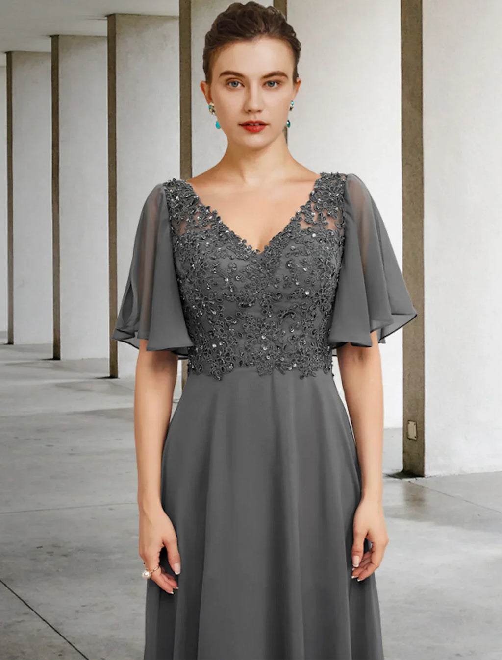 Mother of the Bride Dress Luxurious Elegant V Neck Floor Length Short Sleeve Beading Appliques