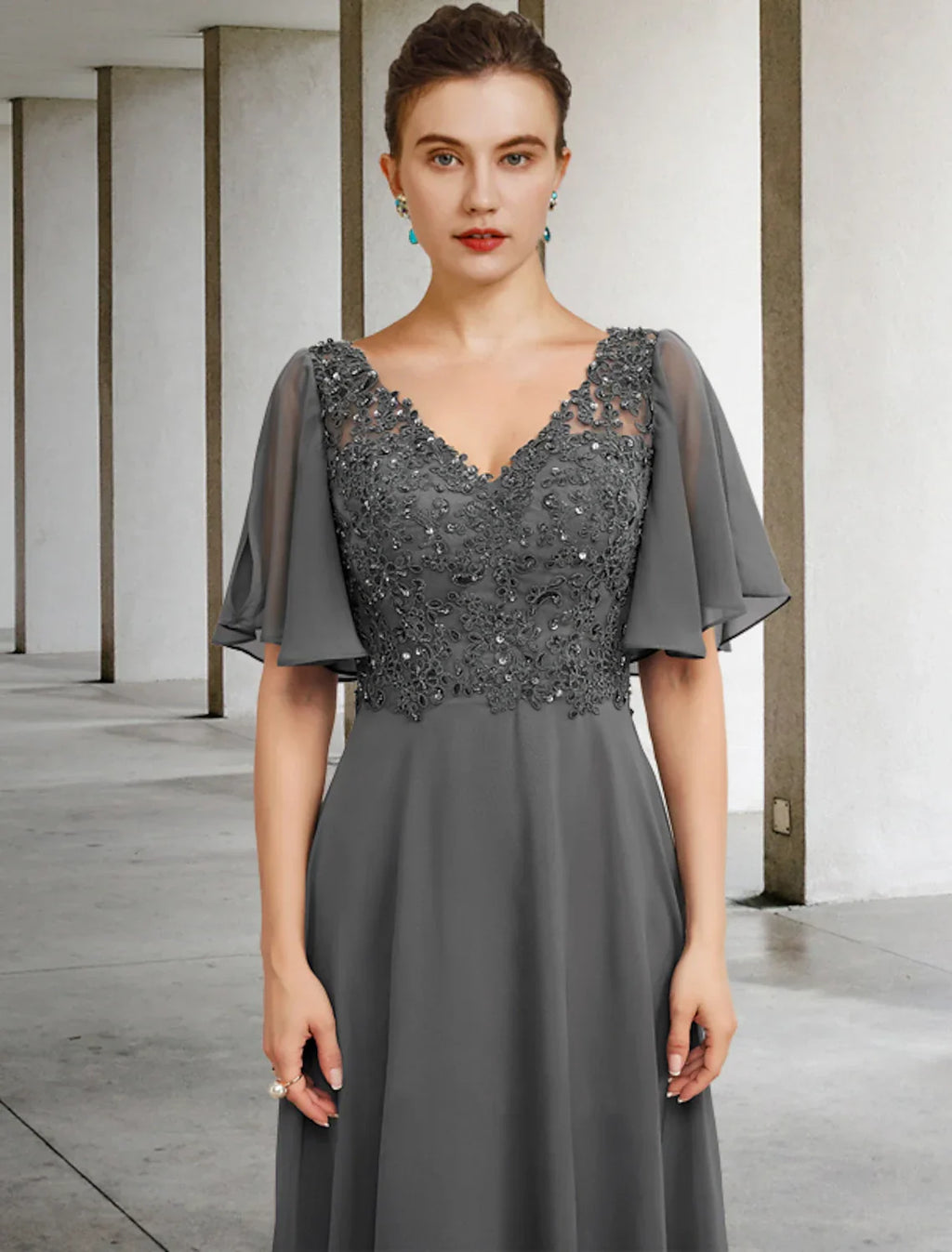 Mother of the Bride Dress Luxurious Elegant V Neck Floor Length Short Sleeve with Beading Appliques
