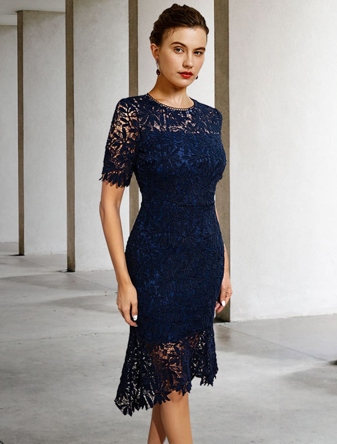 Mother of the Bride Dress Simple Elegant Knee Length Short Sleeve Appliques
