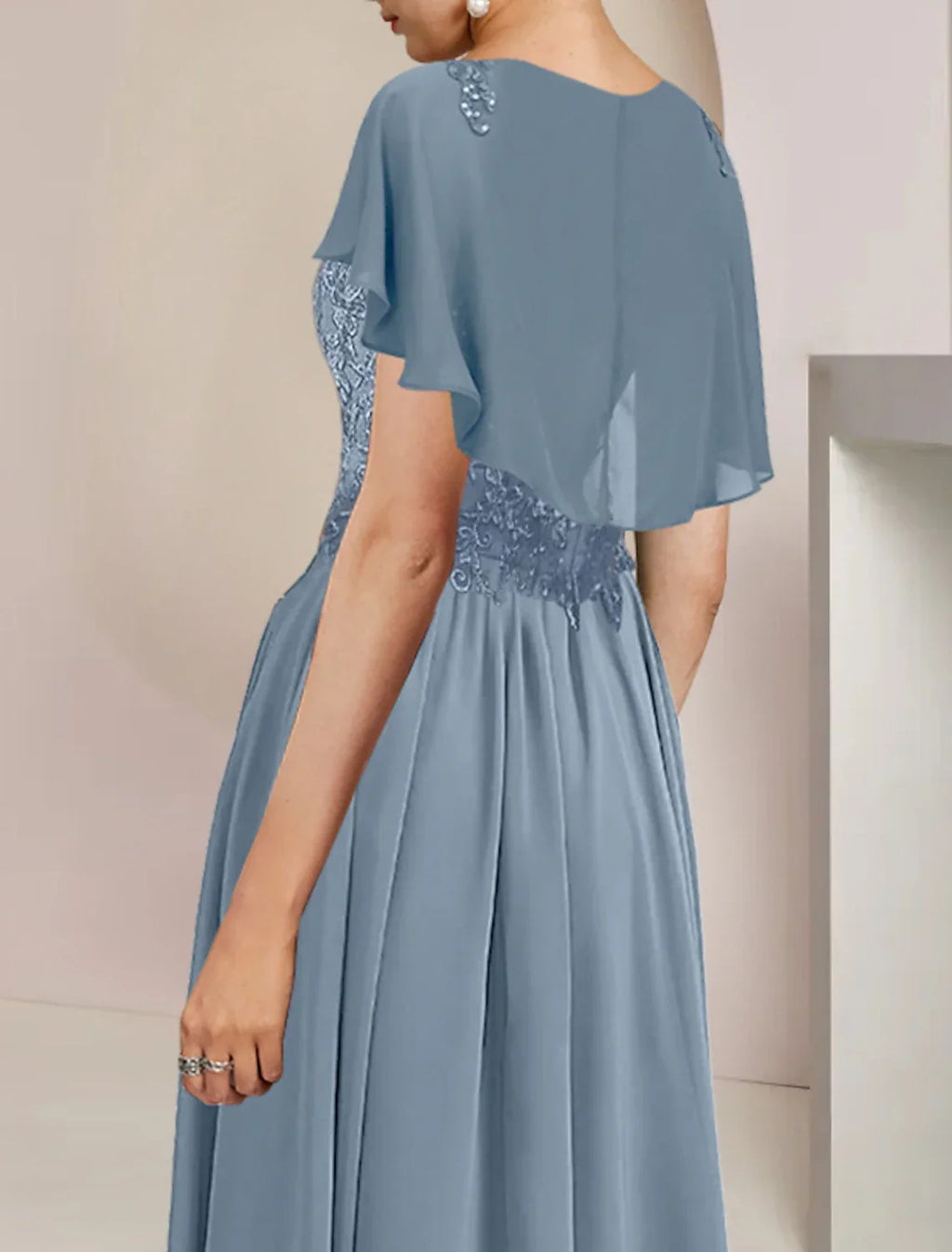 Mother of the Bride Dress Elegant Scoop Neck Tea Length Sleeveless with Beading Appliques