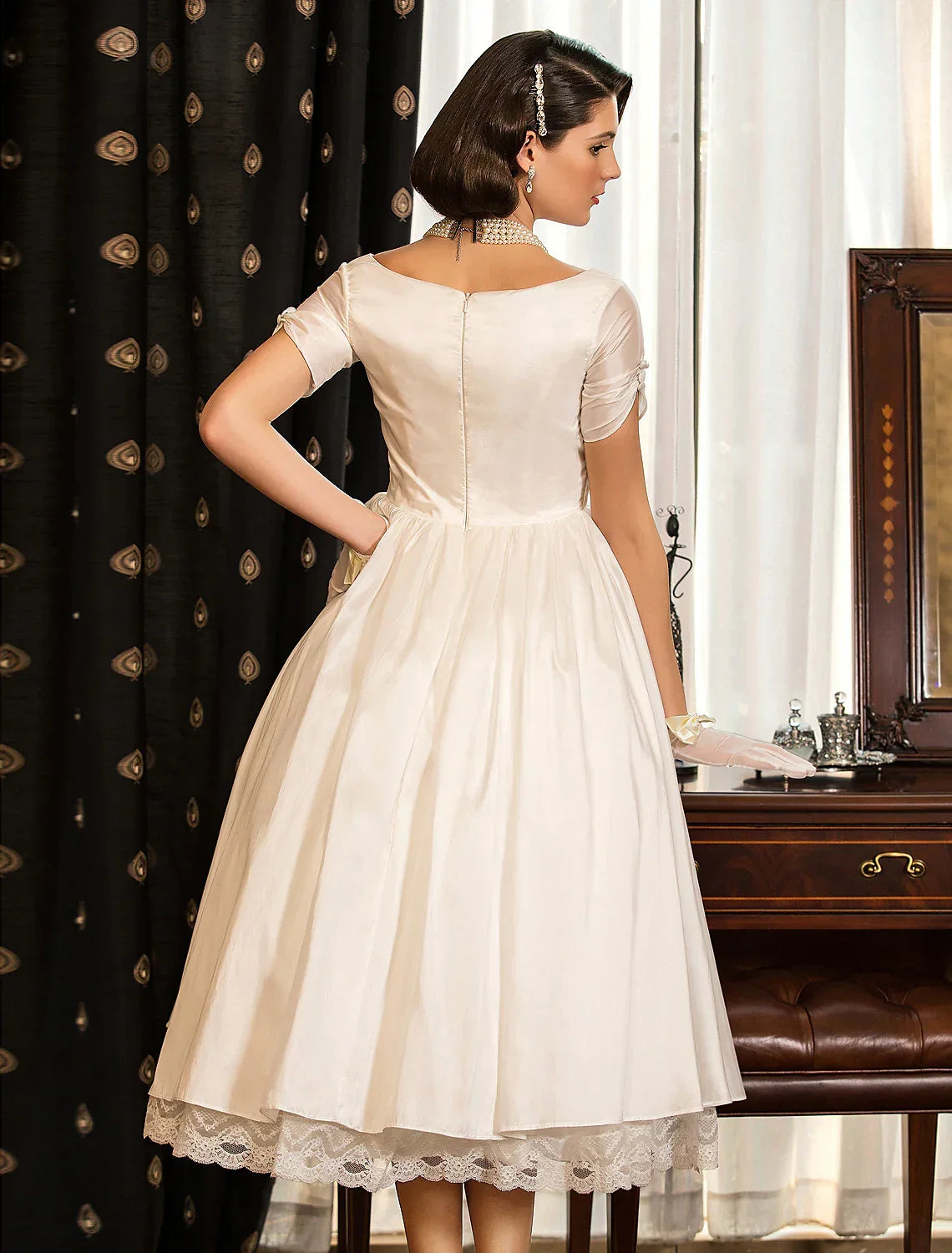 White Bridal Vintage Little Dresses Wedding Dresses A-Line Short Sleeve V Neck