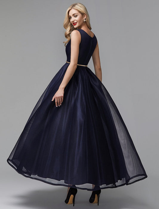Elegant Black A-Line Classic-Neck Sleeveless Classic-Back Floor-Length Wedding Dress