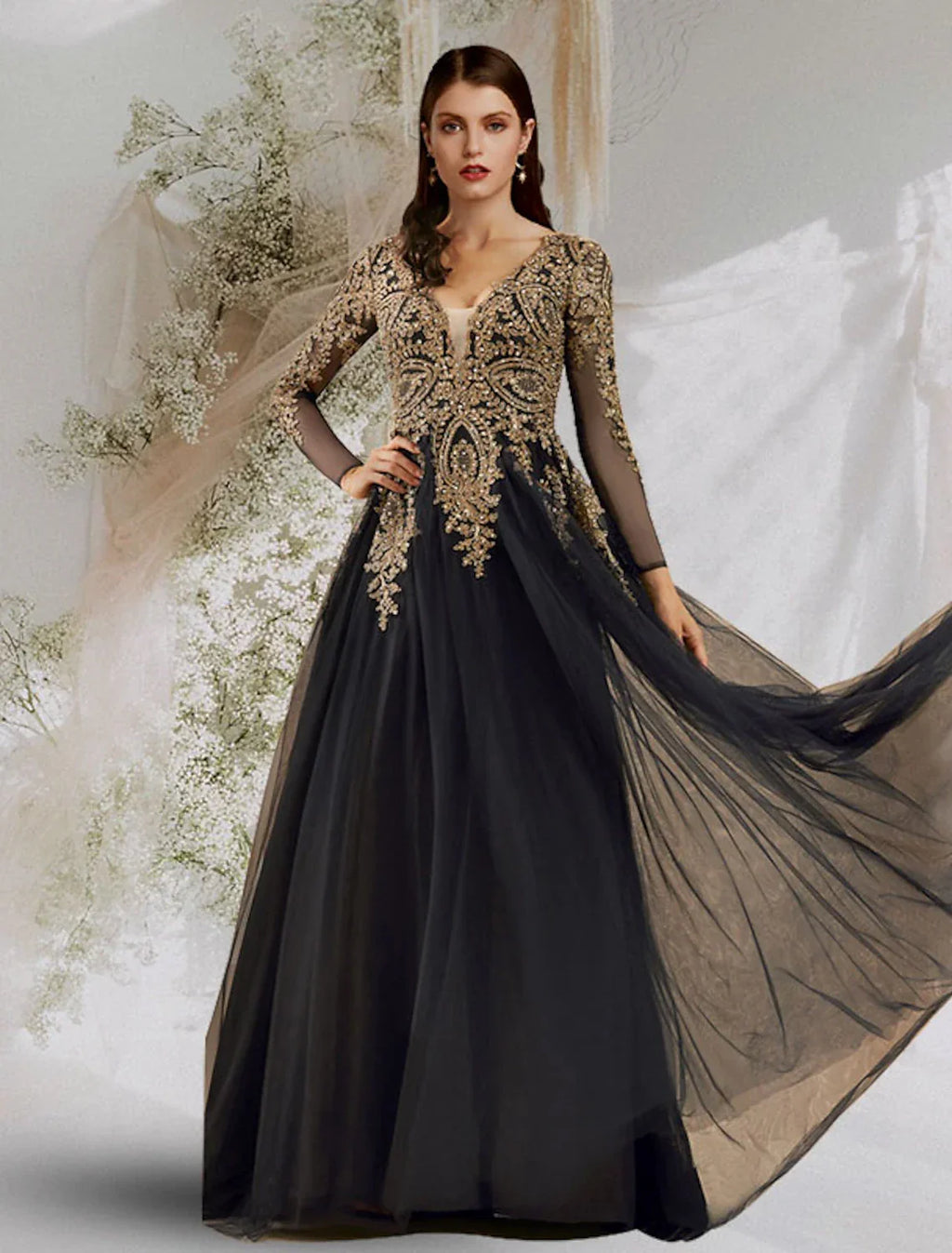 Ball Gown Luxurious Elegant Prom Formal Evening Dress V Neck Long Sleeve Floor Length with Appliques