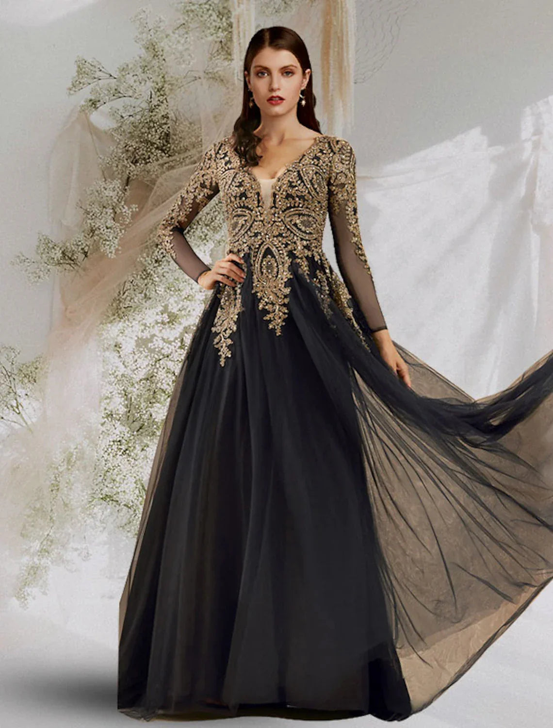 Ball Gown Luxurious Elegant Prom Formal Evening Dress V Neck Long Sleeve Floor Length with Appliques