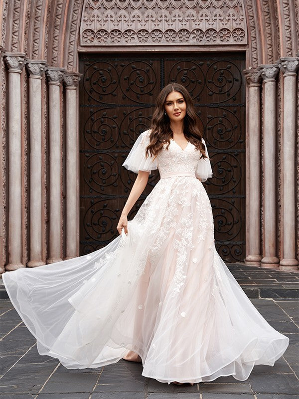 A-Line/Princess Applique V-neck 1/2 Sleeves Court Train Wedding Dresses