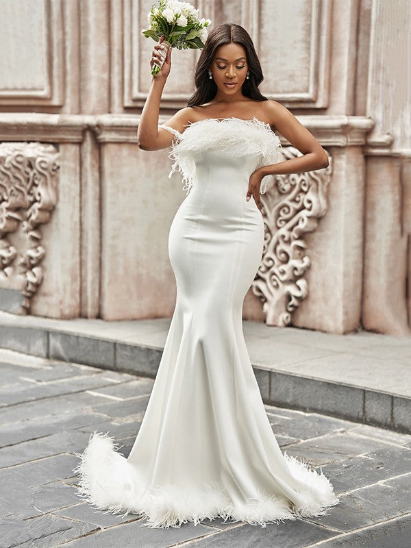 Trumpet/Mermaid Strapless Feathers/Fur Sleeveless Sweep/Brush Train Wedding Dresses