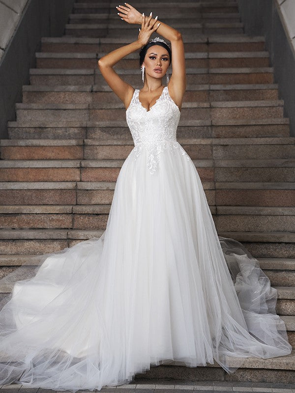 A-Line/Princess Applique V-neck Sleeveless Court Train Wedding Dresses