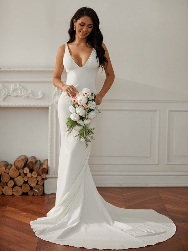 Sheath/Column V-neck Sleeveless Court Train Wedding Dresses