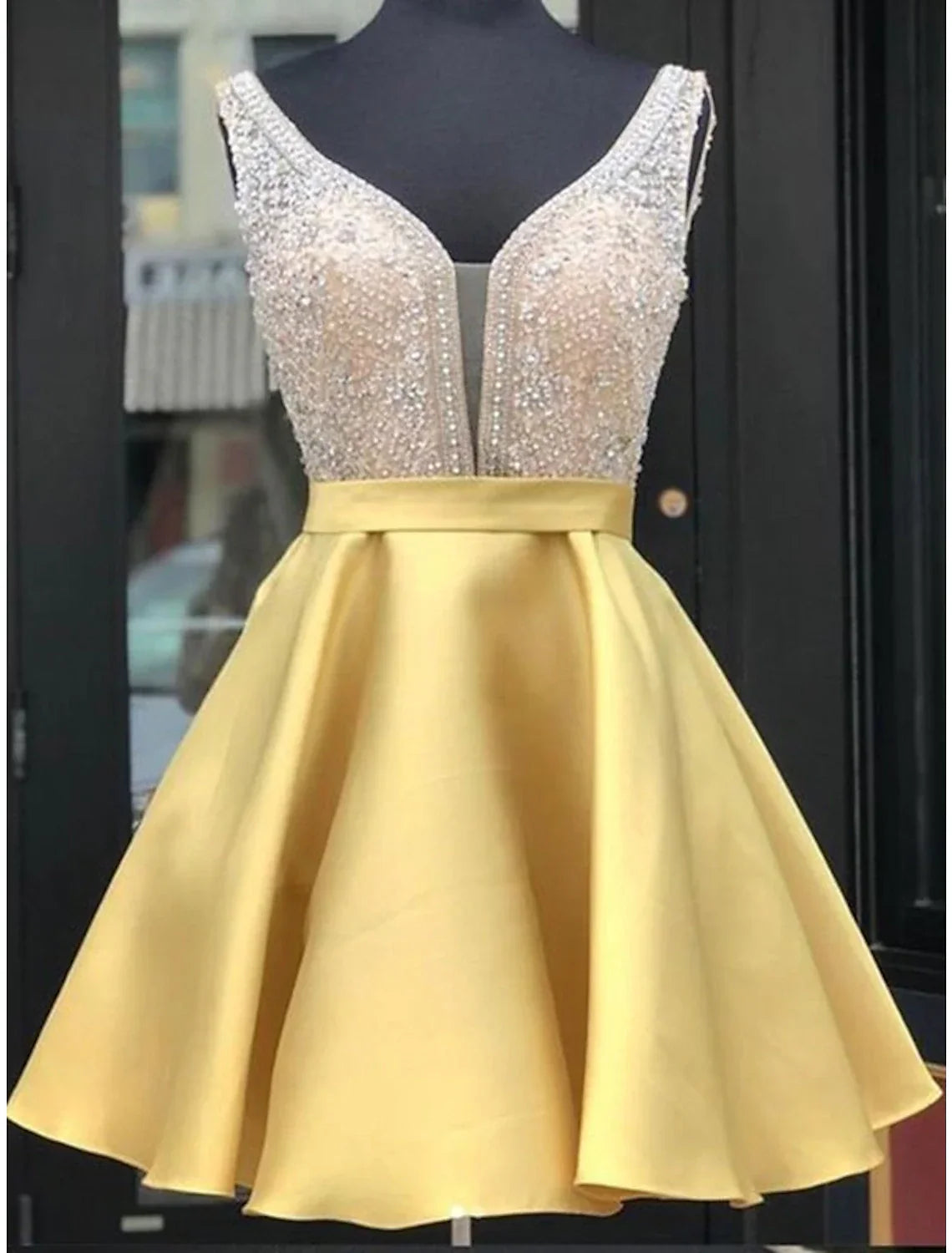 Homecoming Dresses Sparkle & Shine Dress Holiday Graduation Short / Mini Sleeveless V Neck with Beading