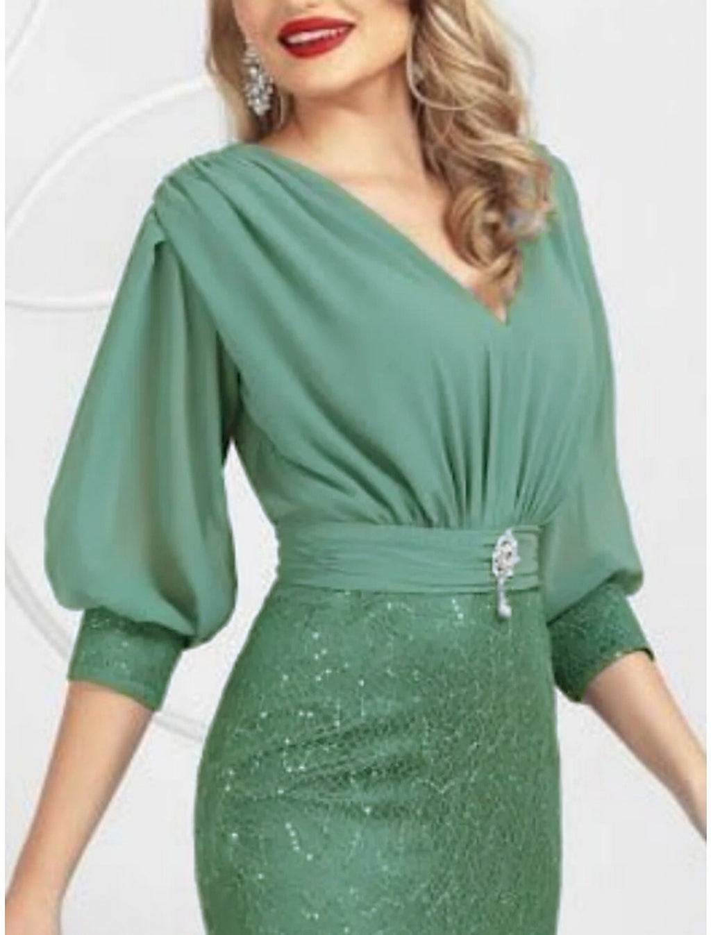 Sheath / Column Mother of the Bride Dress Wedding Guest Party Elegant V Neck Knee Length Half Sleeve with Split Front Crystal Brooch