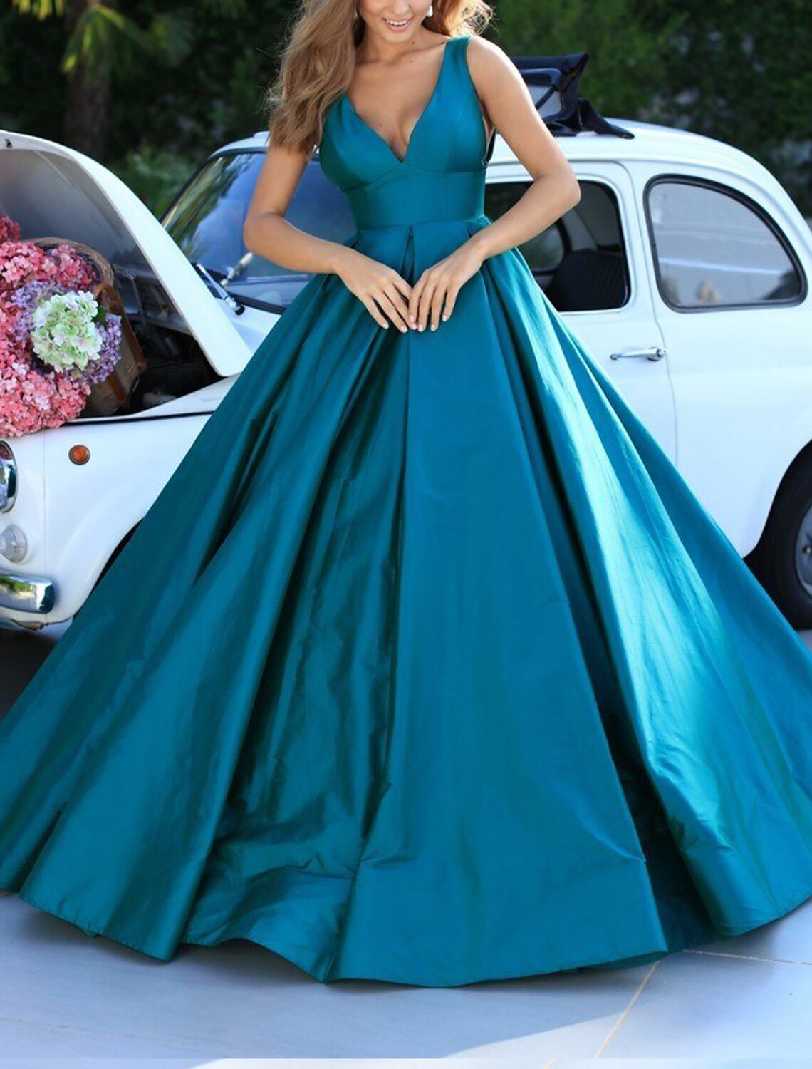Ball Gown Minimalist Elegant Quinceanera Prom Dress V Neck Sleeveless Sweep / Brush Train with Pleats