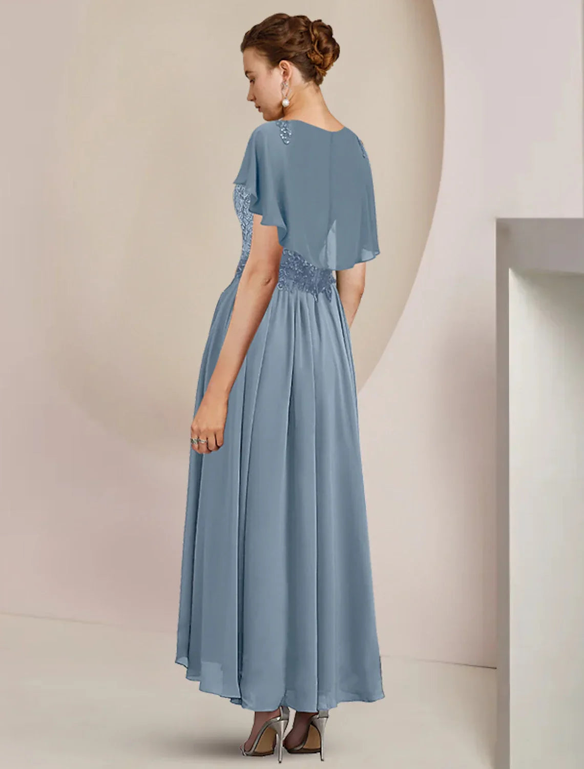 Mother of the Bride Dress Elegant Scoop Neck Tea Length Sleeveless with Beading Appliques