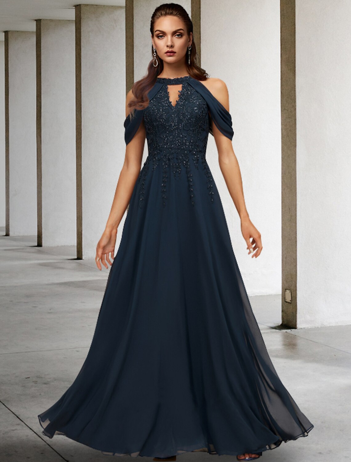 Mother of the Bride Dress Wedding Guest Plus Size Elegant Halter Neck Floor Length Sleeveless with Appliques Fall