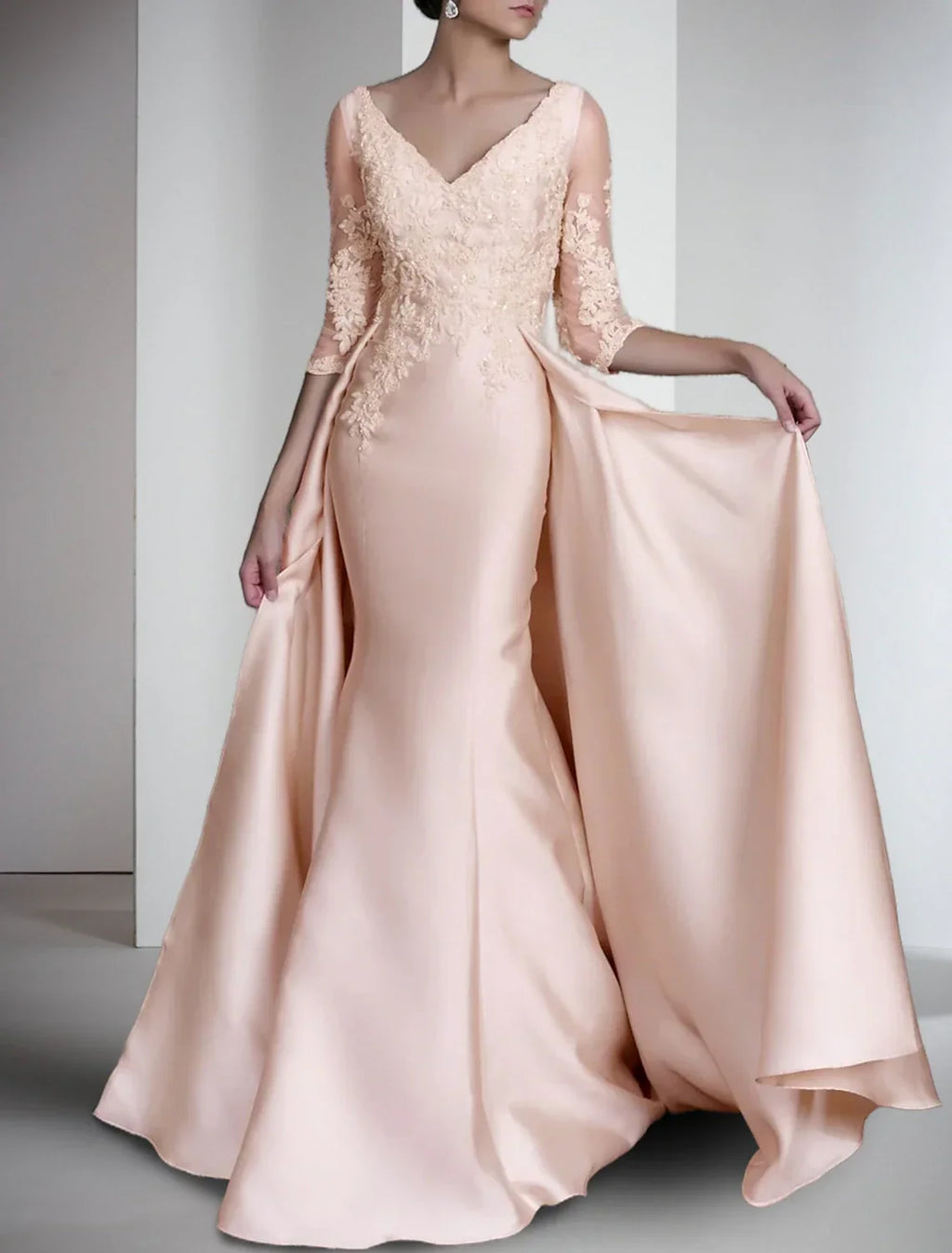 Sheath / Column Mother of the Bride Dress Formal Wedding Guest Elegant V Neck Sweep / Brush Train Half Sleeve with Appliques