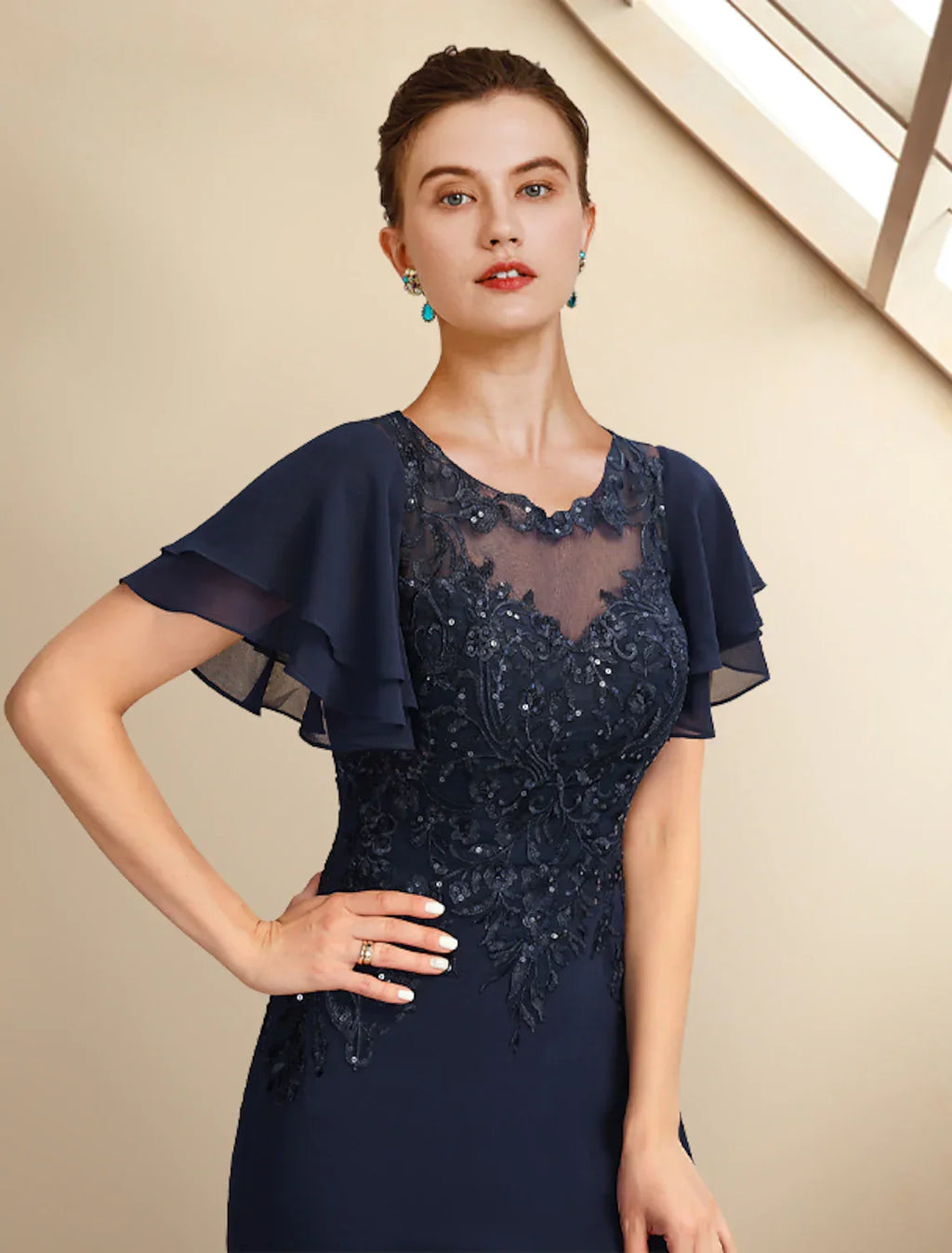 Mother of the Bride Dress Plus Size Elegant Floor Length Short Sleeve with Appliques