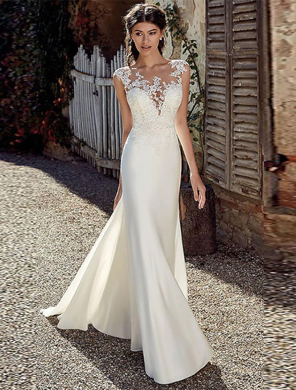 Beach Open Back Wedding Dresses With Appliques