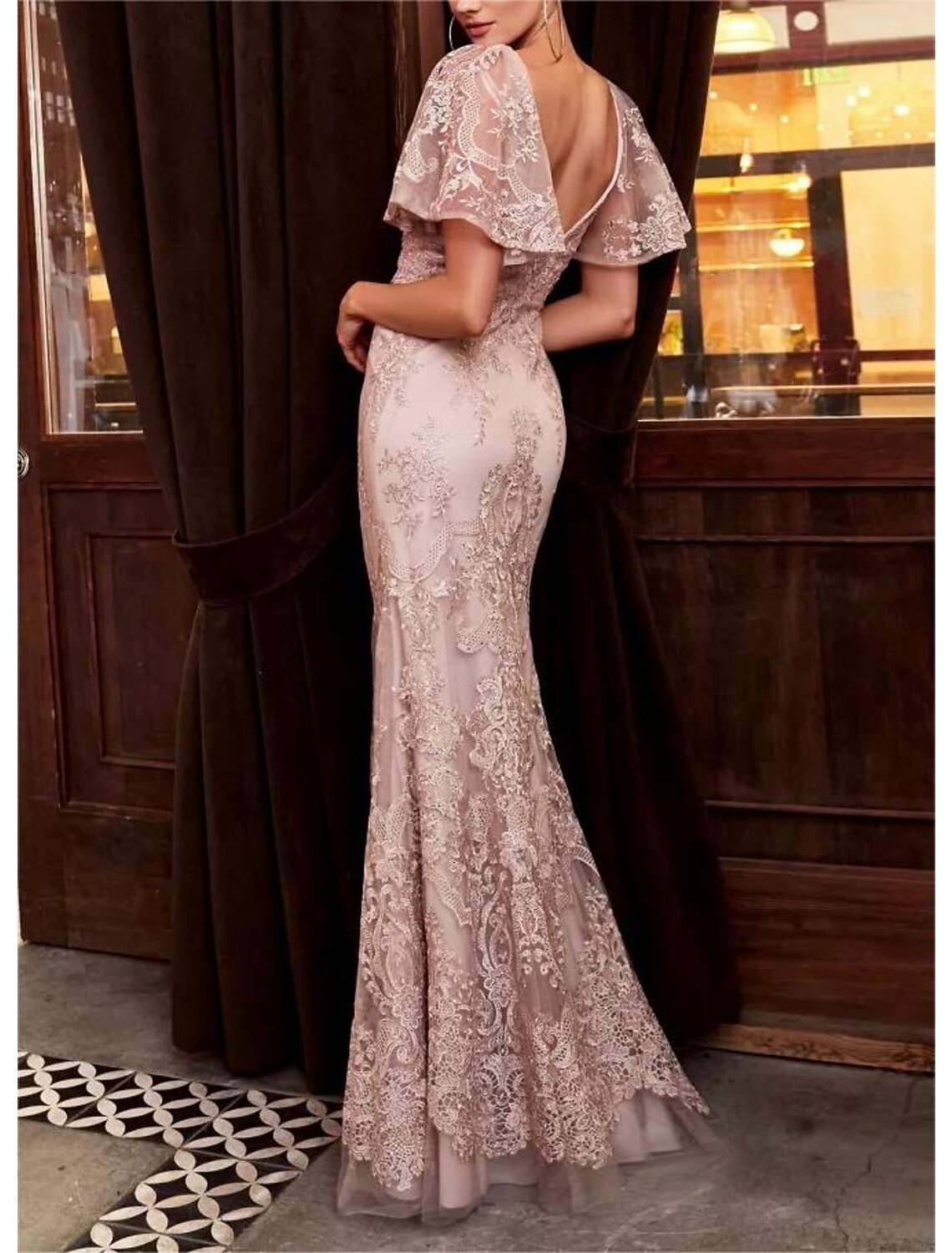 Mermaid / Trumpet Mother of the Bride Dress Formal Wedding Guest Elegant V Neck Floor Length Short Sleeve with Beading Embroidery
