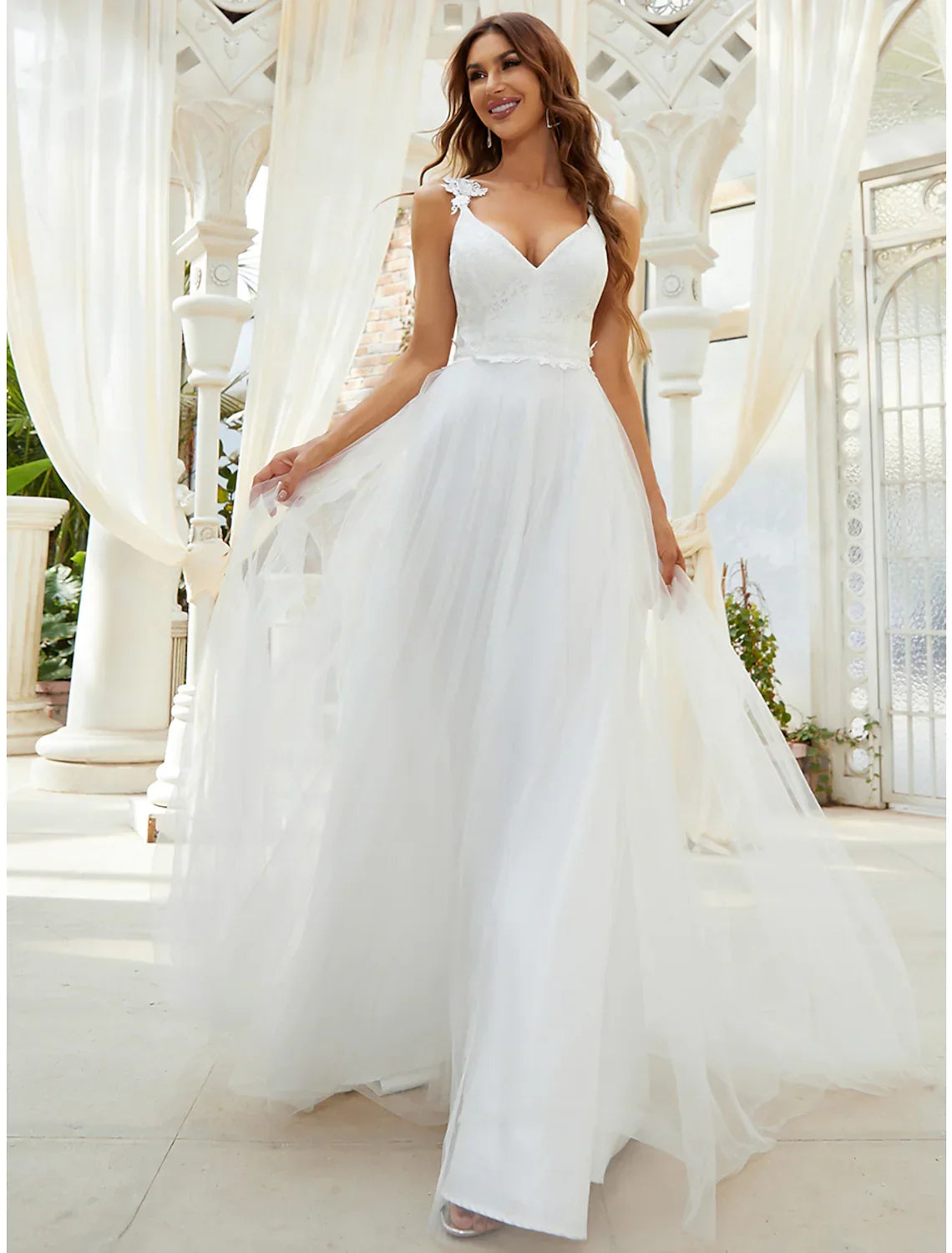 Beach Open Back Casual Wedding Dresses Floor Length A-Line Sleeveless V Neck Crystals Appliques