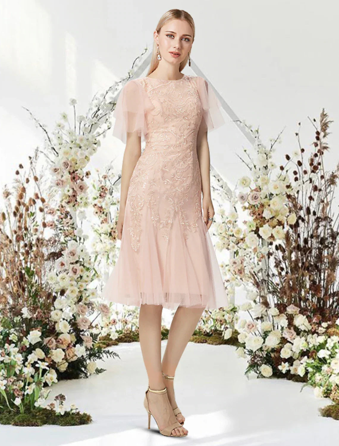 Cocktail Dresses Flirty Dress Graduation Knee Length Half Sleeve Jewel Neck with Appliques