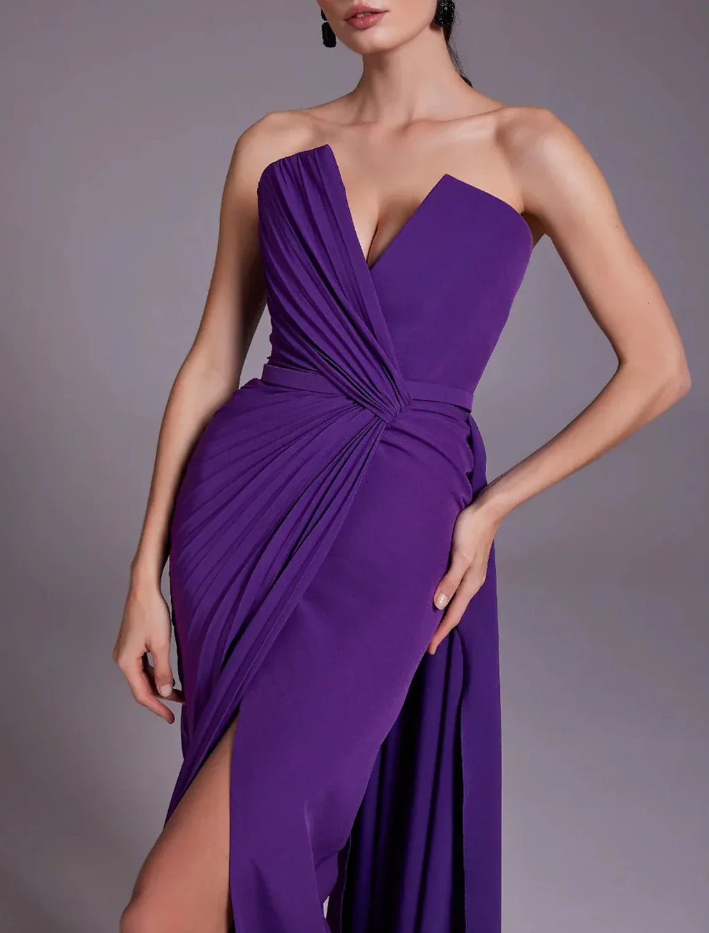 Sheath / Column Evening Gown Elegant Dress Formal Wedding Tea Length Sleeveless V Neck with Ruched Slit
