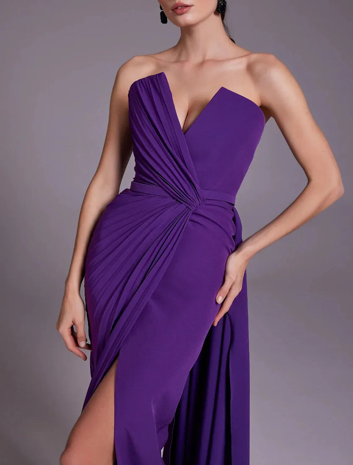 Sheath / Column Evening Gown Elegant Dress Formal Wedding Tea Length Sleeveless V Neck with Ruched Slit